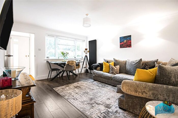2 Bedroom Flat For Sale In Hill House Close, Church Hill, London, N21