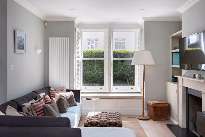 4 Bedroom Terraced House For Sale In Percy Road, London, W12