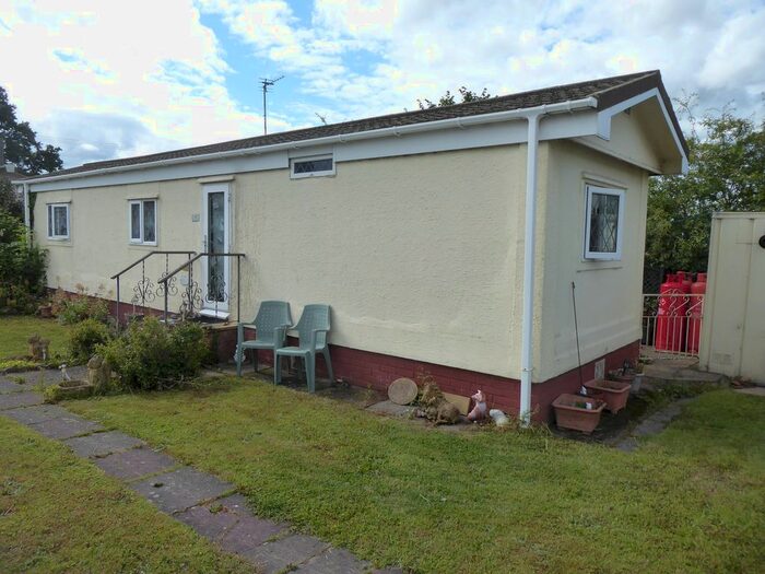 2 Bedroom Mobile/park Home For Sale In St James Park, New Road, Featherstone, Wolverhampton, WV10