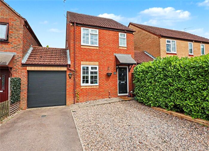3 Bedroom Link Detached House For Sale In Steeple Chase, Drayton, Norwich, Norfolk, NR8