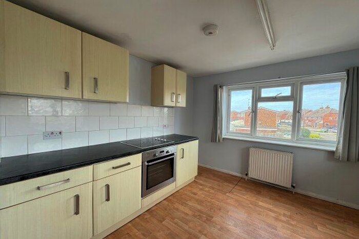 1 Bedroom Flat To Rent In South Road, Hailsham, BN27