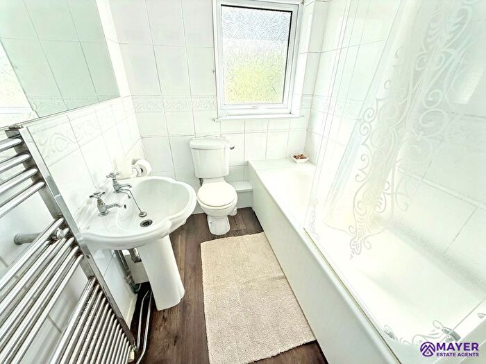 4 Bedroom Terraced House For Sale In Sefton Avenue, Plymouth, PL4