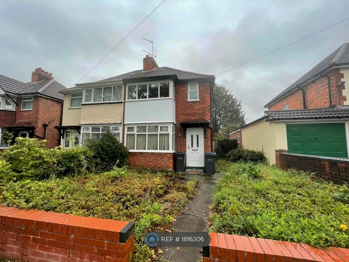 3 Bedroom Semi-Detached House To Rent In Charlbury Crescent, Birmingham, B26