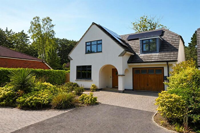 4 Bedroom Detached House For Sale In Broadstone, BH18
