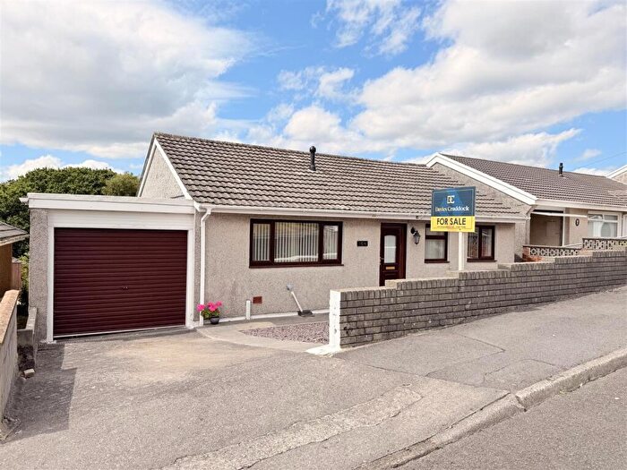 3 Bedroom Detached Bungalow For Sale In Pennant Road, Llanelli, SA14