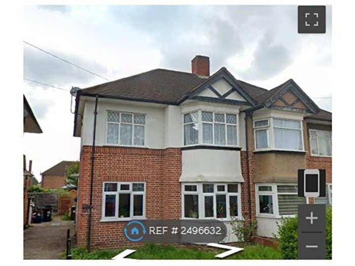 2 Bedroom Maisonette To Rent In Amesbury Road, Feltham, TW13