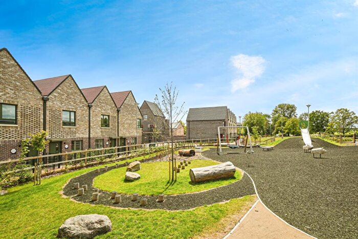 3 Bedroom End Of Terrace House For Sale In Oakfield, Swindon, SN3