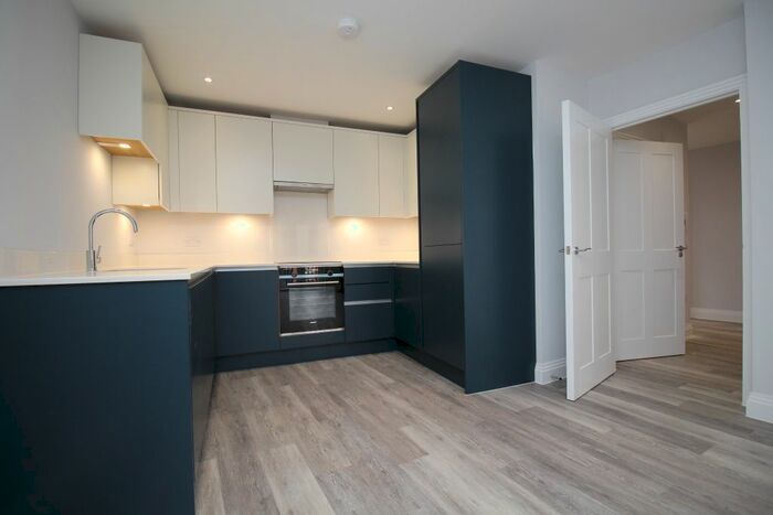 1 Bedroom Flat To Rent In West Street, Maidenhead, Berkshire, SL6