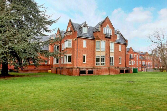 3 Bedroom Penthouse To Rent In Longbourn Windsor, SL4