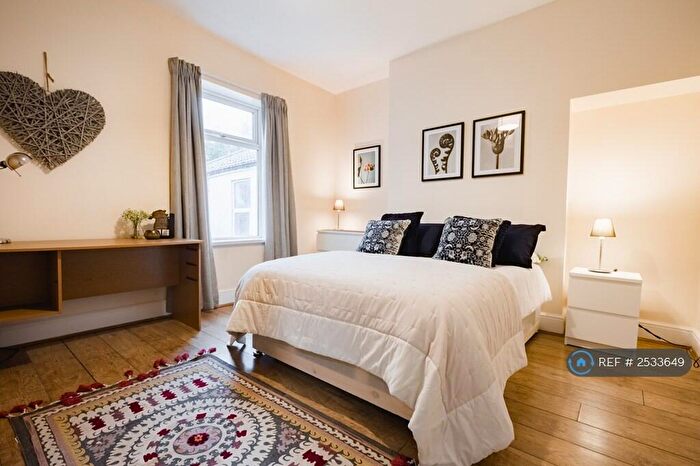 2 Bedroom Terraced House To Rent In B, Hull, HU3