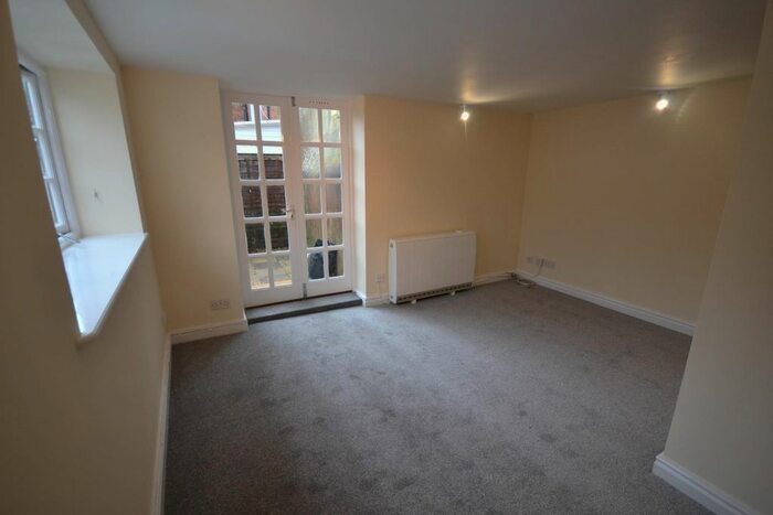 1 Bedroom Flat To Rent In St. Davids Hill, Exeter, EX4
