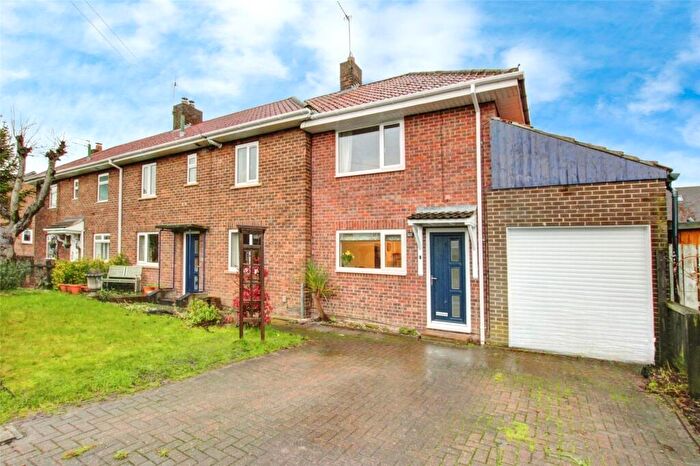 4 Bedroom Semi Detached House For Sale In Newton Drive, Framwellgate Moor, Durham, DH1