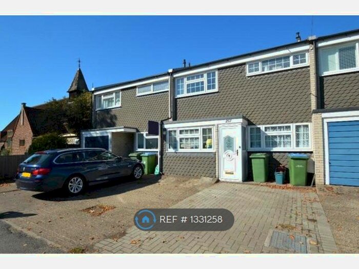 3 Bedroom Terraced House To Rent In Molesey Road, Hersham, Walton-On-Thames, KT12