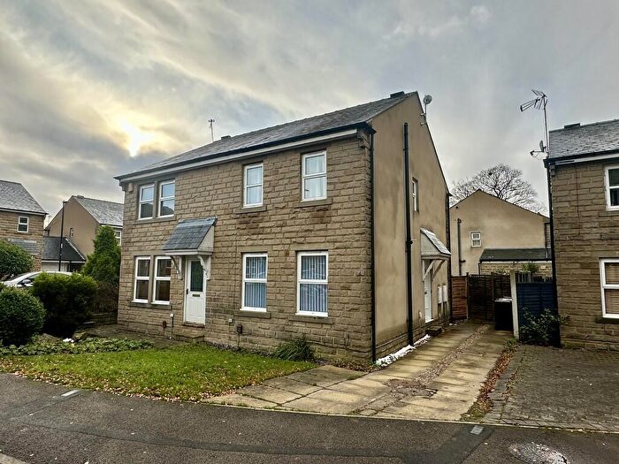 3 Bedroom Semi-Detached House To Rent In Farrar Court, Bramley, LS13