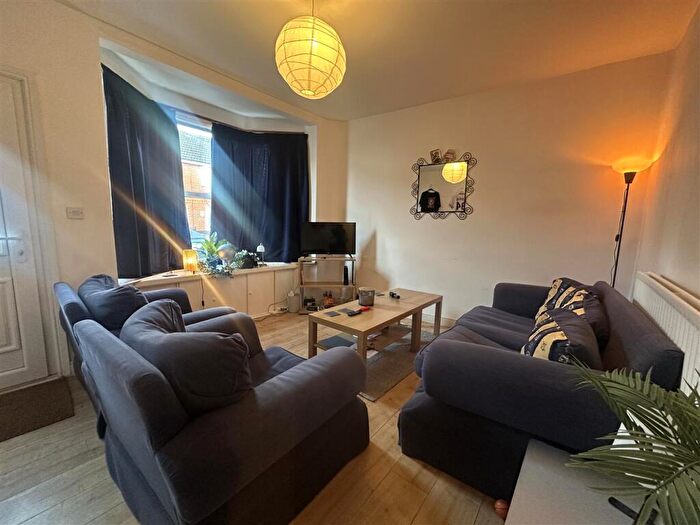 5 Bedroom Terraced House To Rent In Earls Road, Southampton, SO14