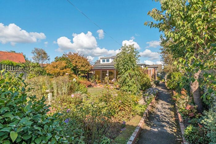3 Bedroom Cottage For Sale In Stanpit, Christchurch, BH23