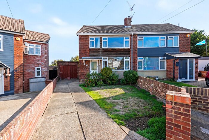 3 Bedroom Semi Detached House For Sale In Bramley Close, Rainham, ME8