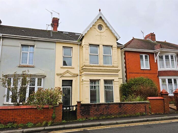 2 Bedroom Flat For Sale In New Road, Llanelli, SA15