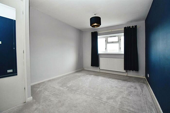 3 Bedroom Terraced House For Sale In Medina Road, Hull, HU8