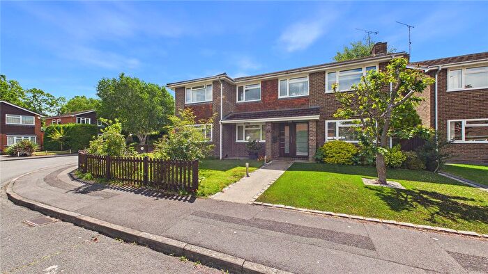 4 Bedroom Detached House For Sale In Lightwater, Surrey, GU18