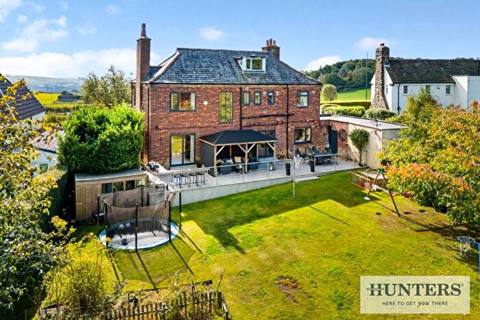 5 Bedroom Detached House For Sale In Hawksworth Lane, Guiseley, Leeds, LS20