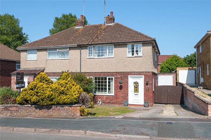 3 Bedroom Semi-Detached House For Sale In Sunningdale Road, Swindon, Wiltshire, SN25