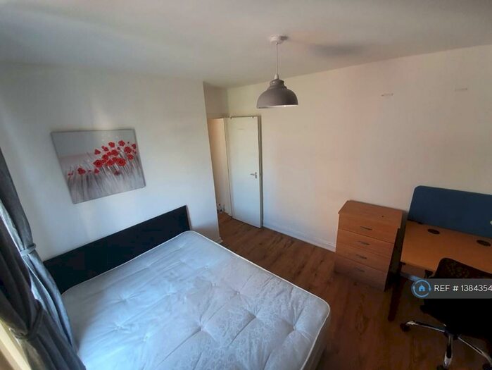 5 Bedroom Semi-Detached House To Rent In Rathbone Road, Wavertree, Liverpool, L15