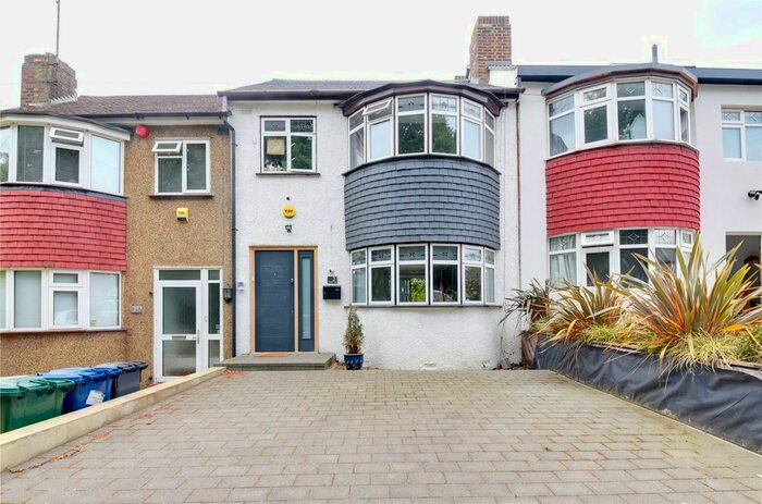 3 Bedroom Terraced House To Rent In Avondale Avenue, Barnet, EN4