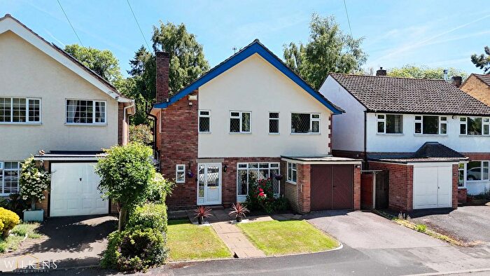 4 Bedroom Detached House For Sale In Tamworth Road, Sutton Coldfield, West Midlands, B75