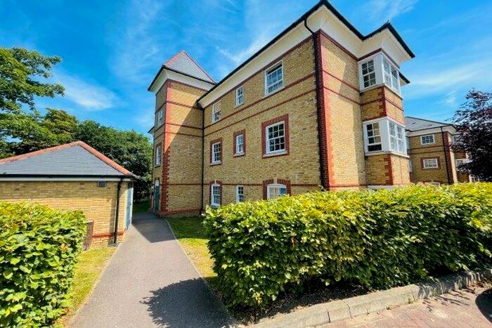 2 Bedroom Flat To Rent In Blackwell Close, London, N21