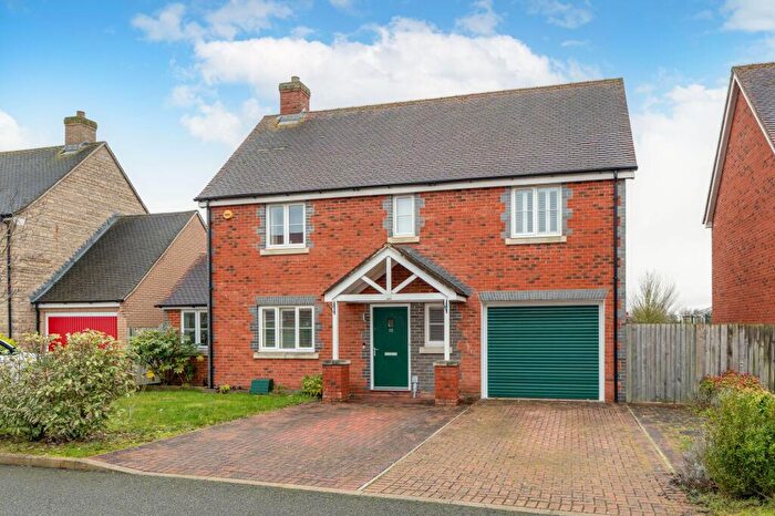 5 Bedroom Detached House For Sale In Vespasian Way, Bicester, OX26