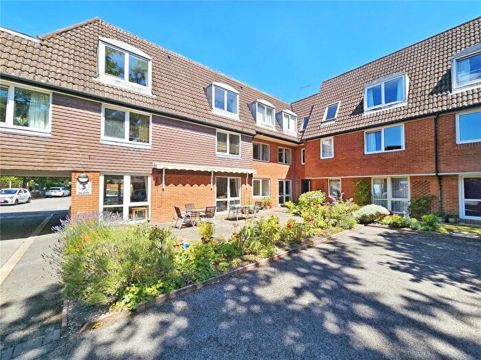 1 Bedroom Apartment To Rent In Wey Hill, Haslemere, Surrey, GU27