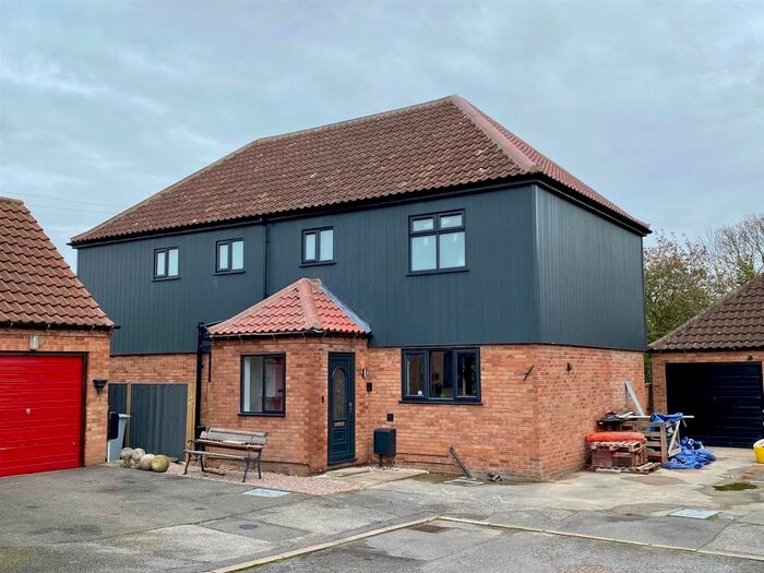 5 Bedroom Detached House For Sale In Brownlow Close, East Stoke, Newark, NG23