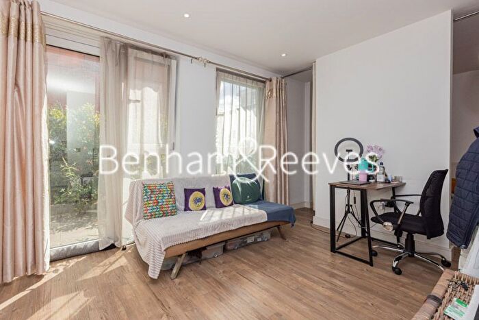 Studio To Rent In Bach House, Nine Elms, SW8