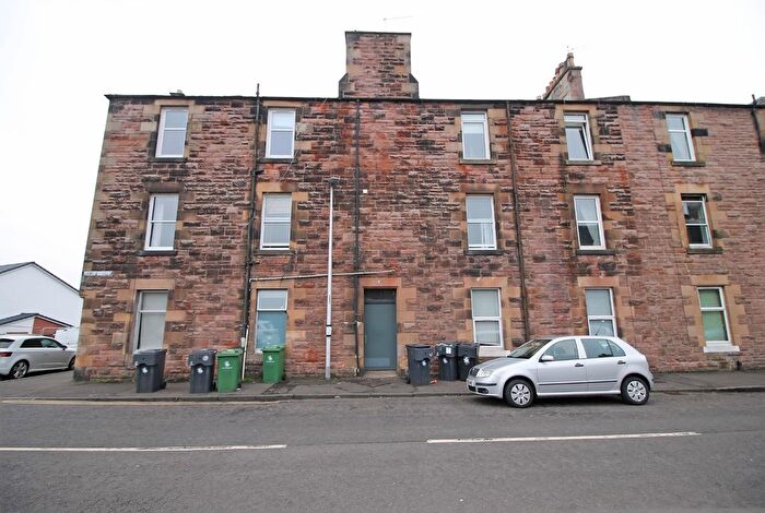 3 Bedroom Flat To Rent In James Street, Riverside, Stirling, FK8