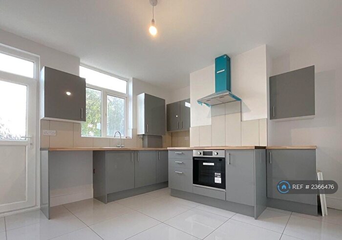 3 Bedroom Terraced House To Rent In Oliver Street, Mexborough, S64