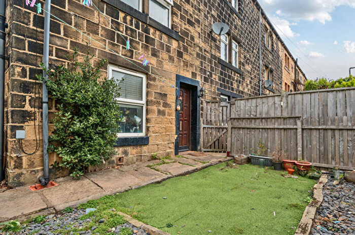 1 Bedroom End Of Terrace House For Sale In Woodland View, Calverley, Pudsey, West Yorkshire, Uk, LS28
