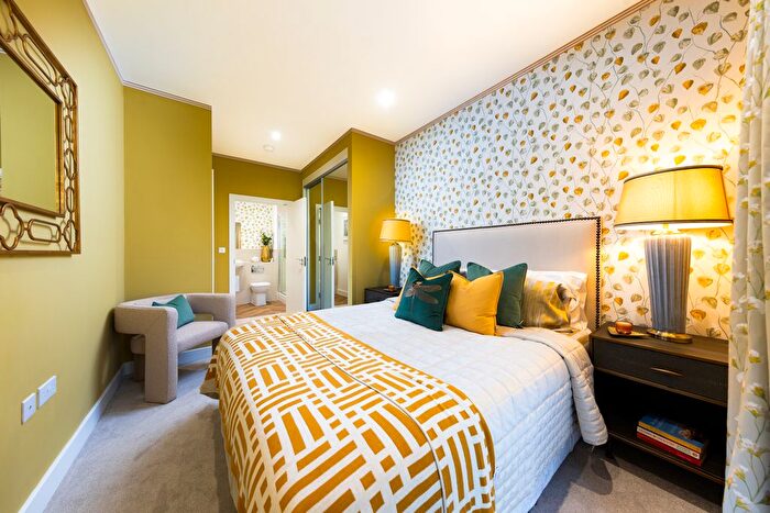 2 Bedroom Flat For Sale In Newtown Road, Henley-On-Thames, RG9