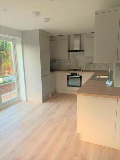 5 Bedroom House To Rent In Foxhill, Luton, LU2