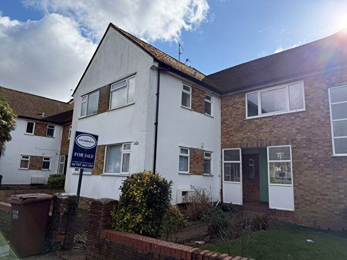 2 Bedroom Maisonette To Rent In Station Close, Hatfield, AL9