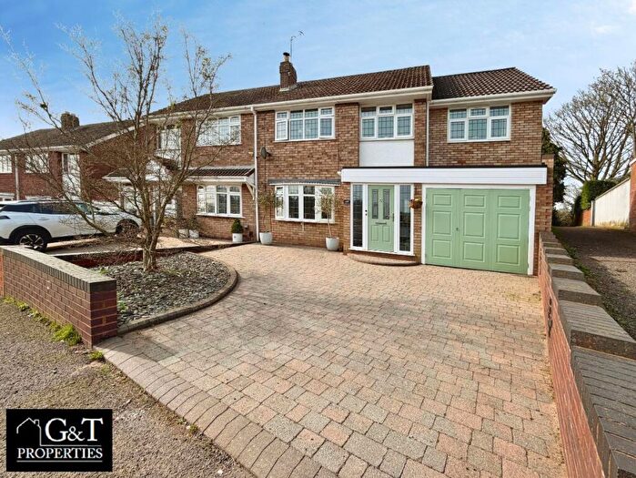 4 Bedroom Semi Detached House For Sale In Longfellow Road, Dudley, DY3