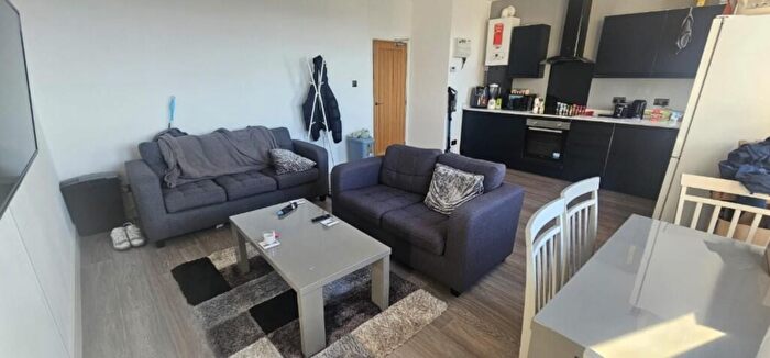 2 Bedroom Apartment To Rent In Burley Road, Burley, Leeds, LS3