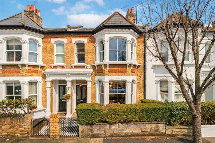 5 Bedroom Property For Sale In Holdernesse Road, Tooting, SW17