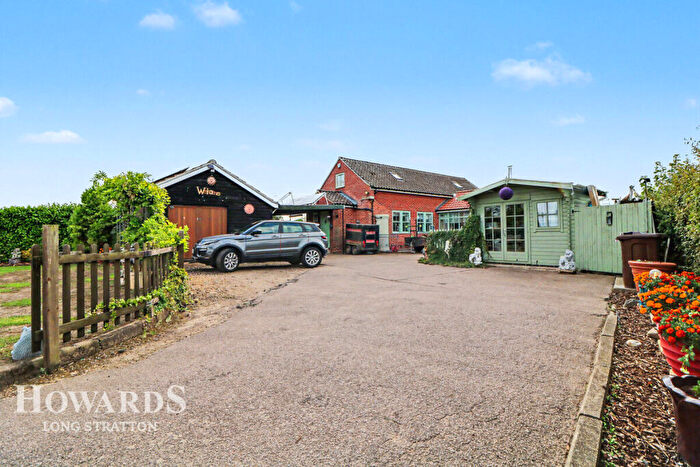 2 Bedroom Detached House For Sale In Ipswich Road, Tivetshall St Mary, NR15