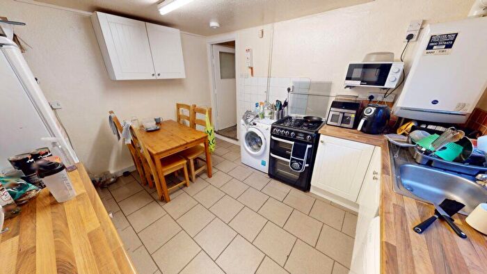 5 Bedroom House To Rent In Dawlish Road, Selly Oak, Birmingham, B29