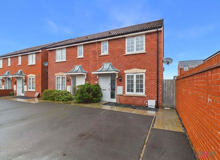 3 Bedroom Semi Detached House For Sale In Ampney Drive Kingsway, Quedgeley, GL2