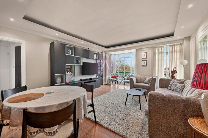 4 Bedroom Flat To Rent In Dorset House, Gloucester Place, Marylebone, London, NW1