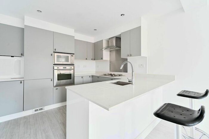 2 Bedroom Maisonette For Sale In Rommany Road, West Norwood, SE27