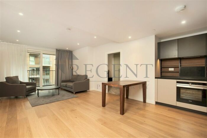 2 Bedroom Flat To Rent In Fairwater House, Chelsea Creek, SW6