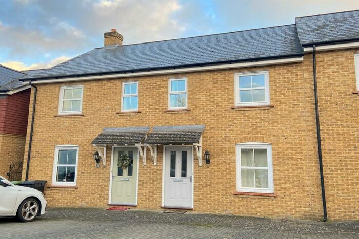 2 Bedroom House To Rent In Sherfield On Loddon, RG27